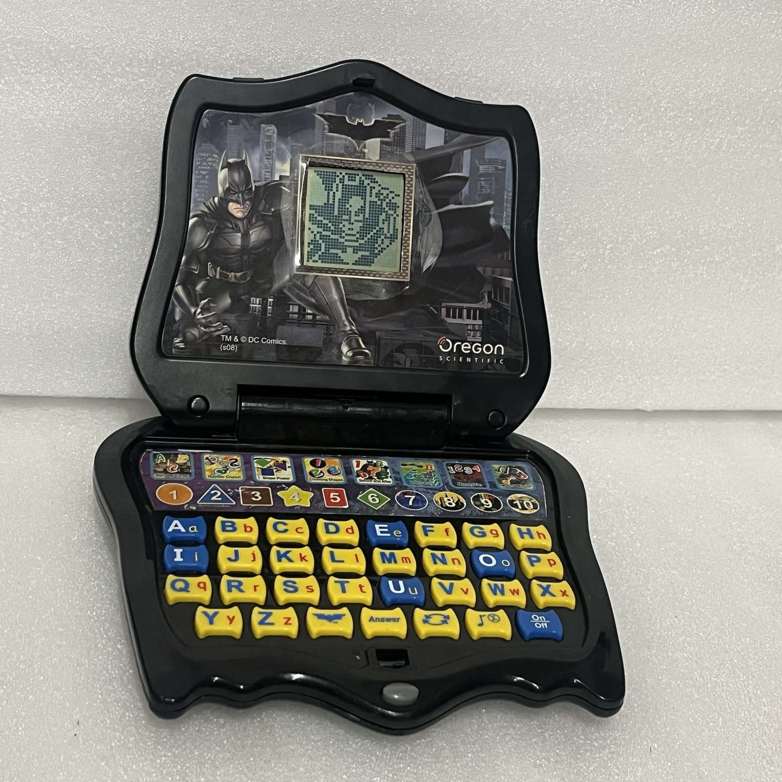 Rare Oregon Scientific Batman Dark Knight Computer Educational toy Laptop Game