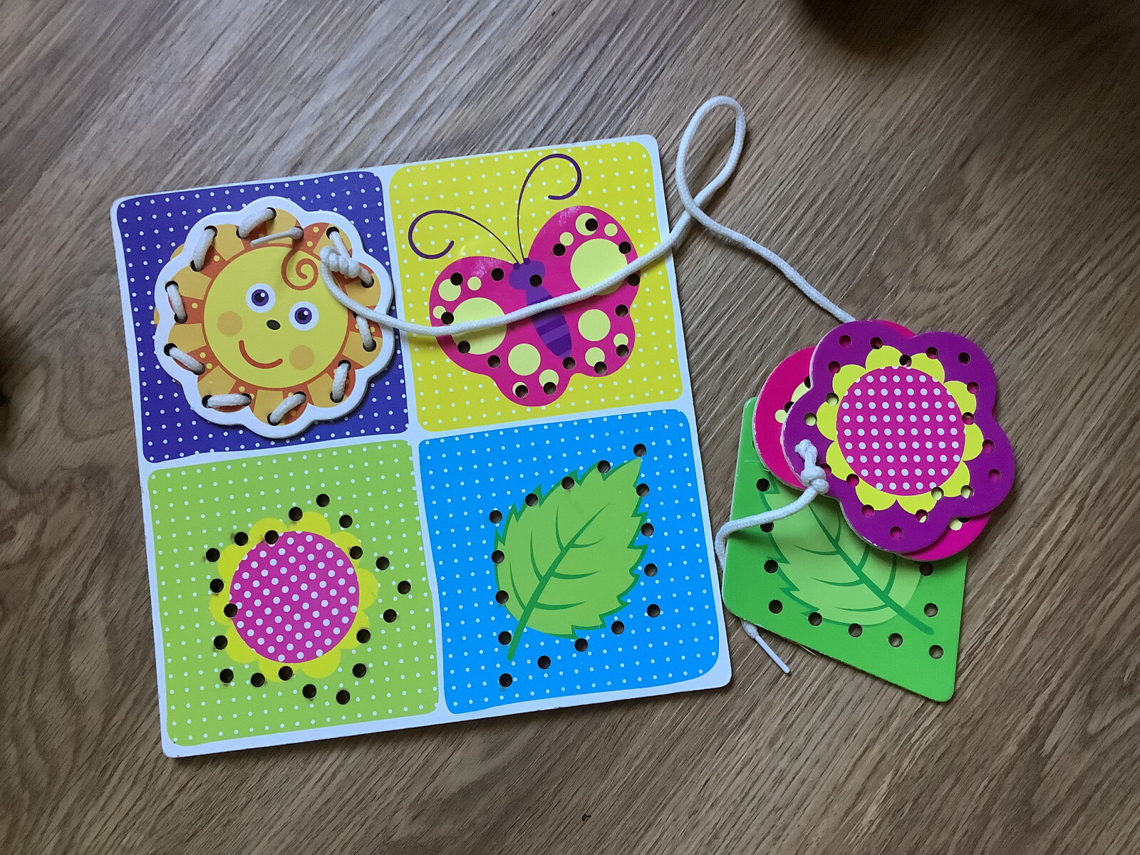 Set Of Lacing Cards 1 large Wooden And 4 Smaller Shapes (summer theme)
