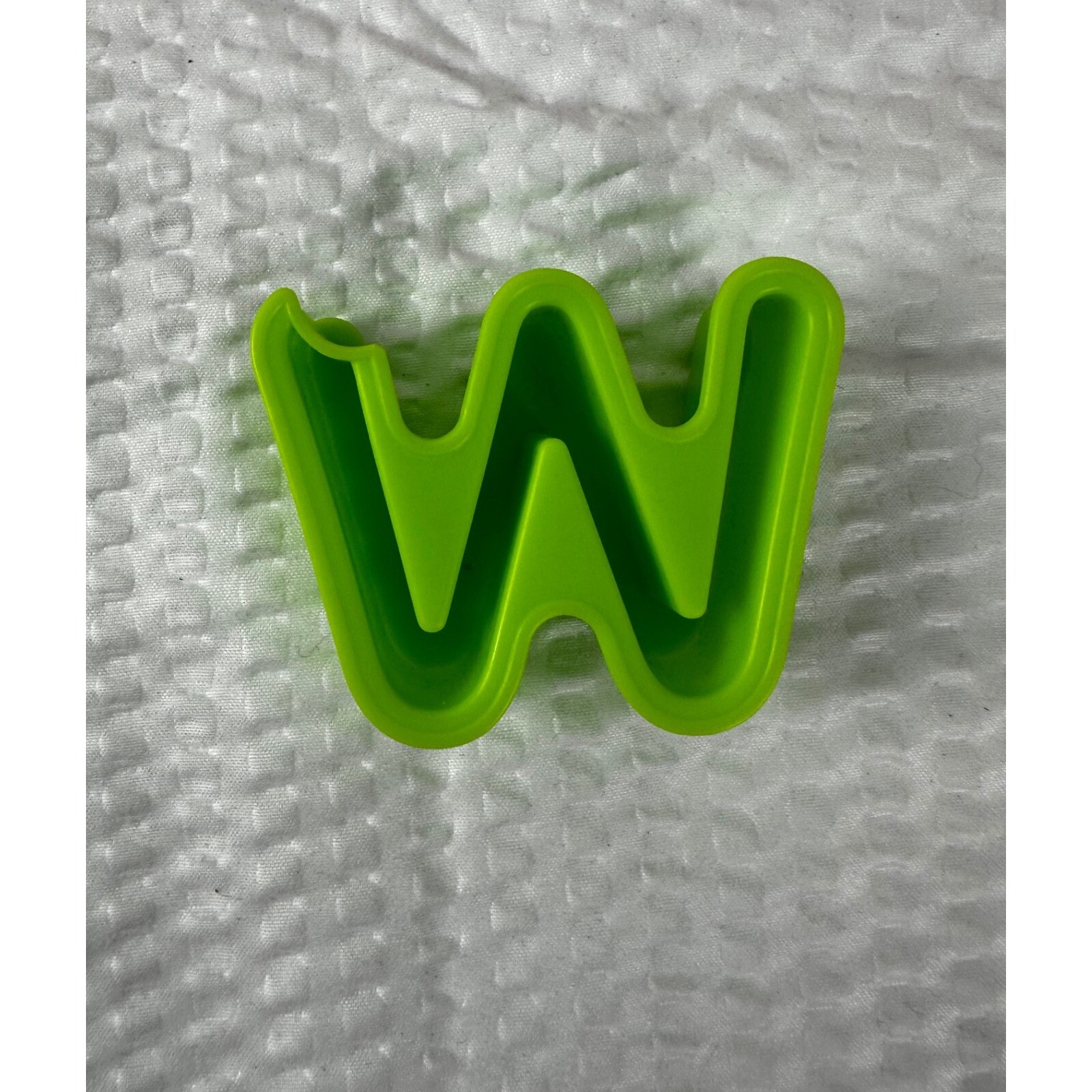 Letter “W” for Elmo On The Go learning game.