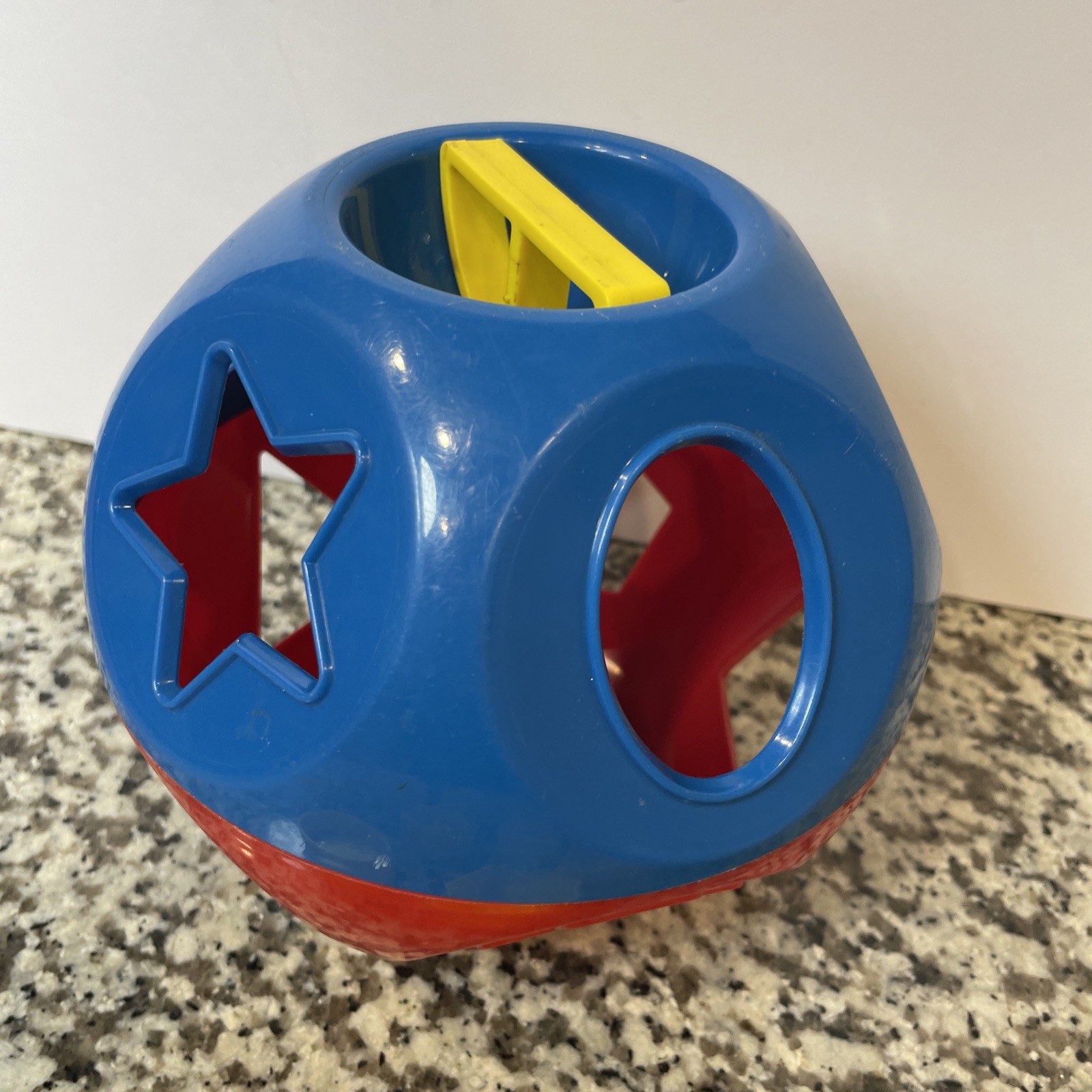 Vintage 1980’s Tupperware Shape-O Shape Sorter Ball 8 Shapes 80s Sorting Toy