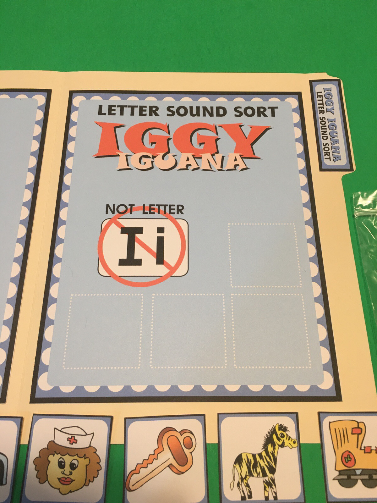 Iggy Iguana – Letter Ii – DIY File Folder game – Printed / Uncut