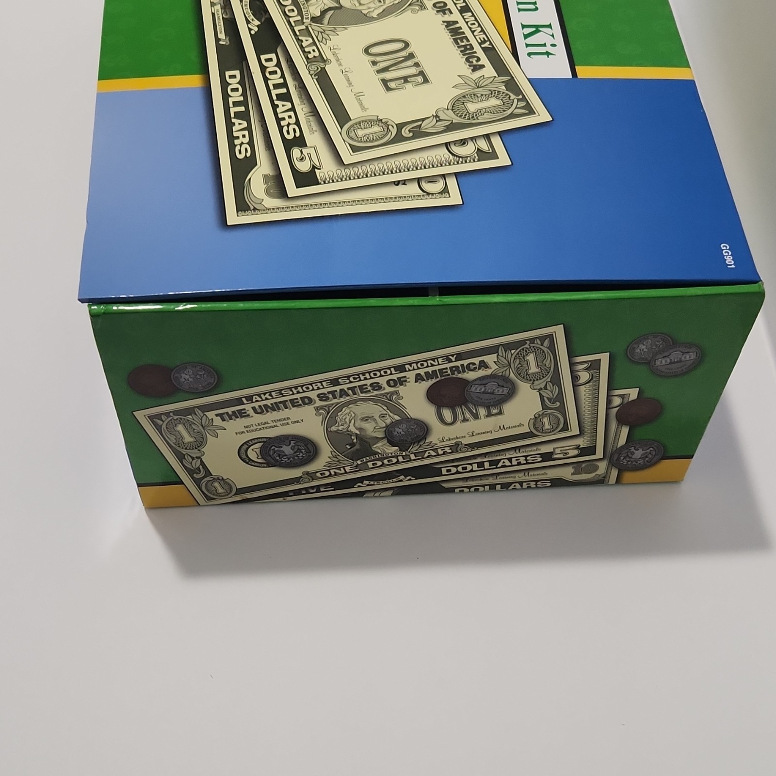 Lakeshore Money Hands-On Kit Play Money Math Set Ages 6+, Multicolor, GG901