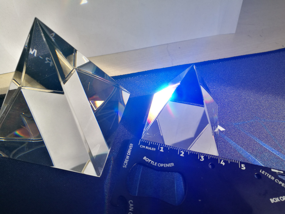 Rainbow Optical Glass Crystal Pyramid Prism for Science Survey Light Spectrum