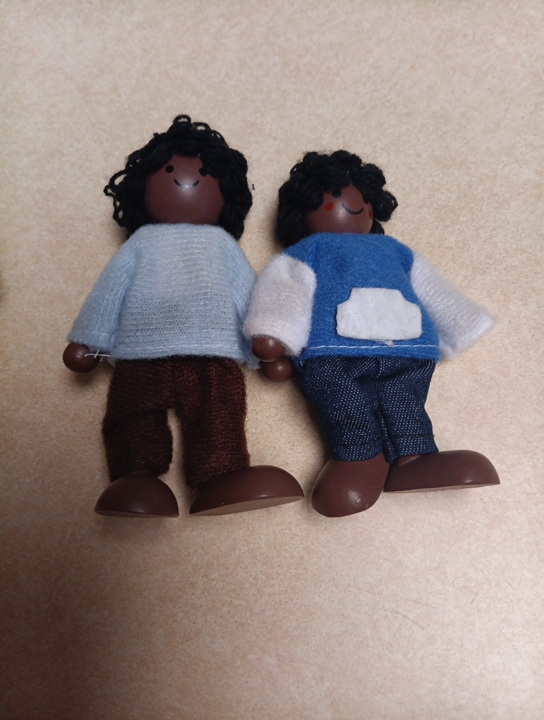 Wooden Poseable Doll Family of 8 African American dollhouse figures 3+