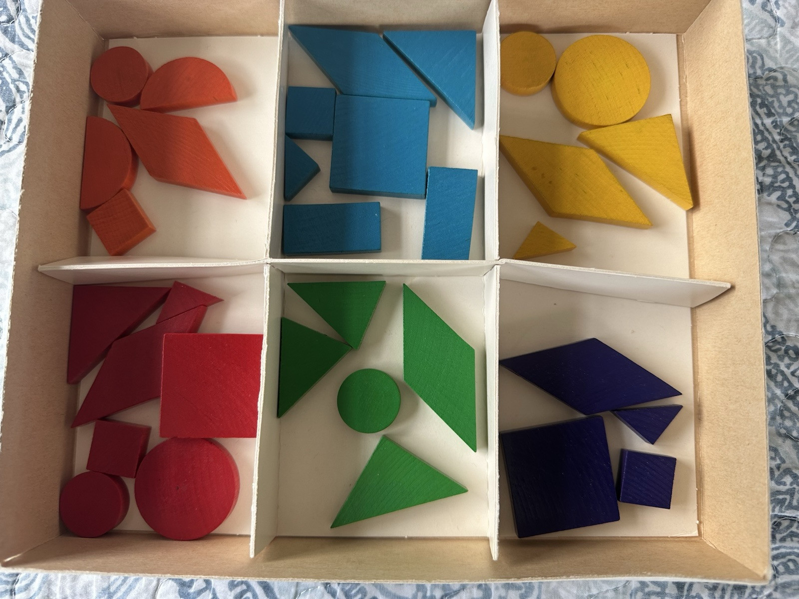 Vintage Design Discovery Toys Educational Wood Tangrams Complete- Retro 80’s