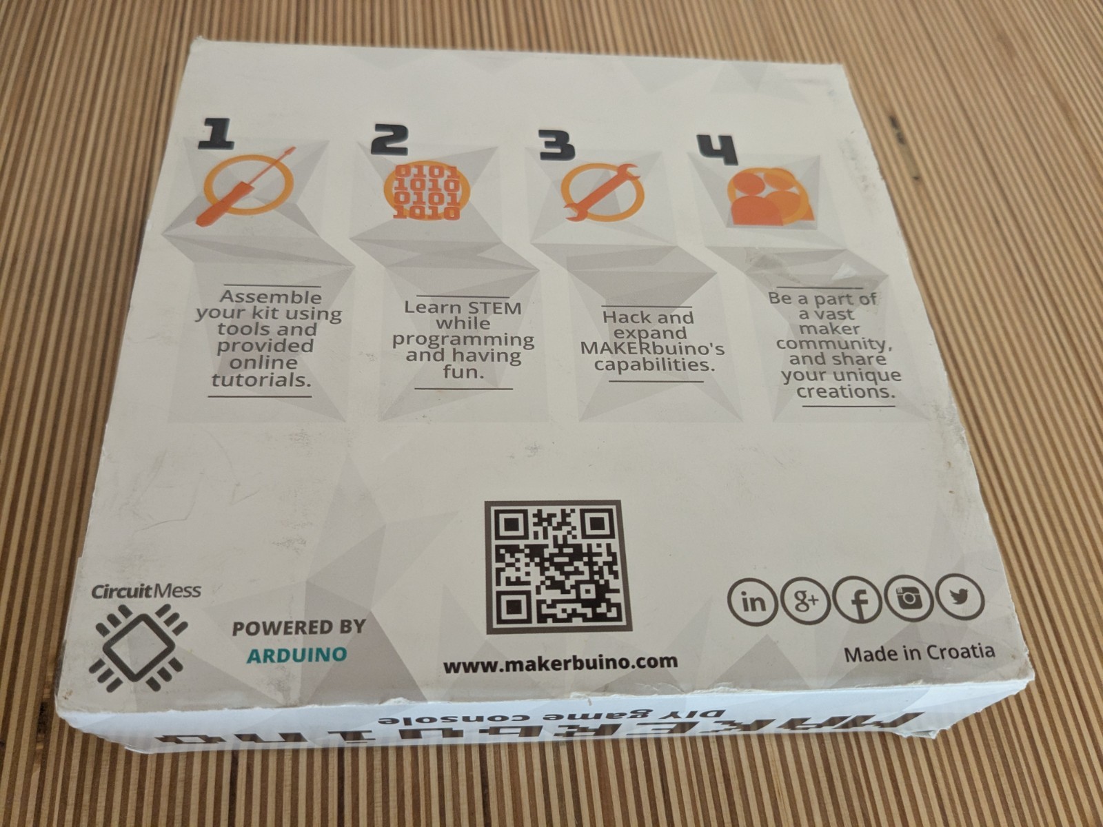 MAKERbuino DIY Game Console STEM Activity Kit with Arduino