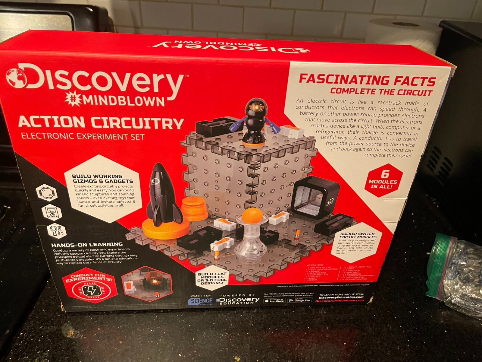 Discovery #MINDBLOWN Action Circuitry Electronic Experiment STEM