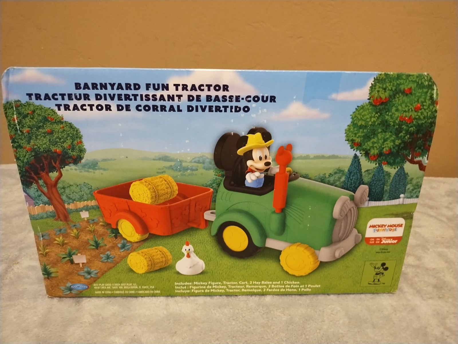 NEW Disney Junior Mickey Barnyard Fun Tractor