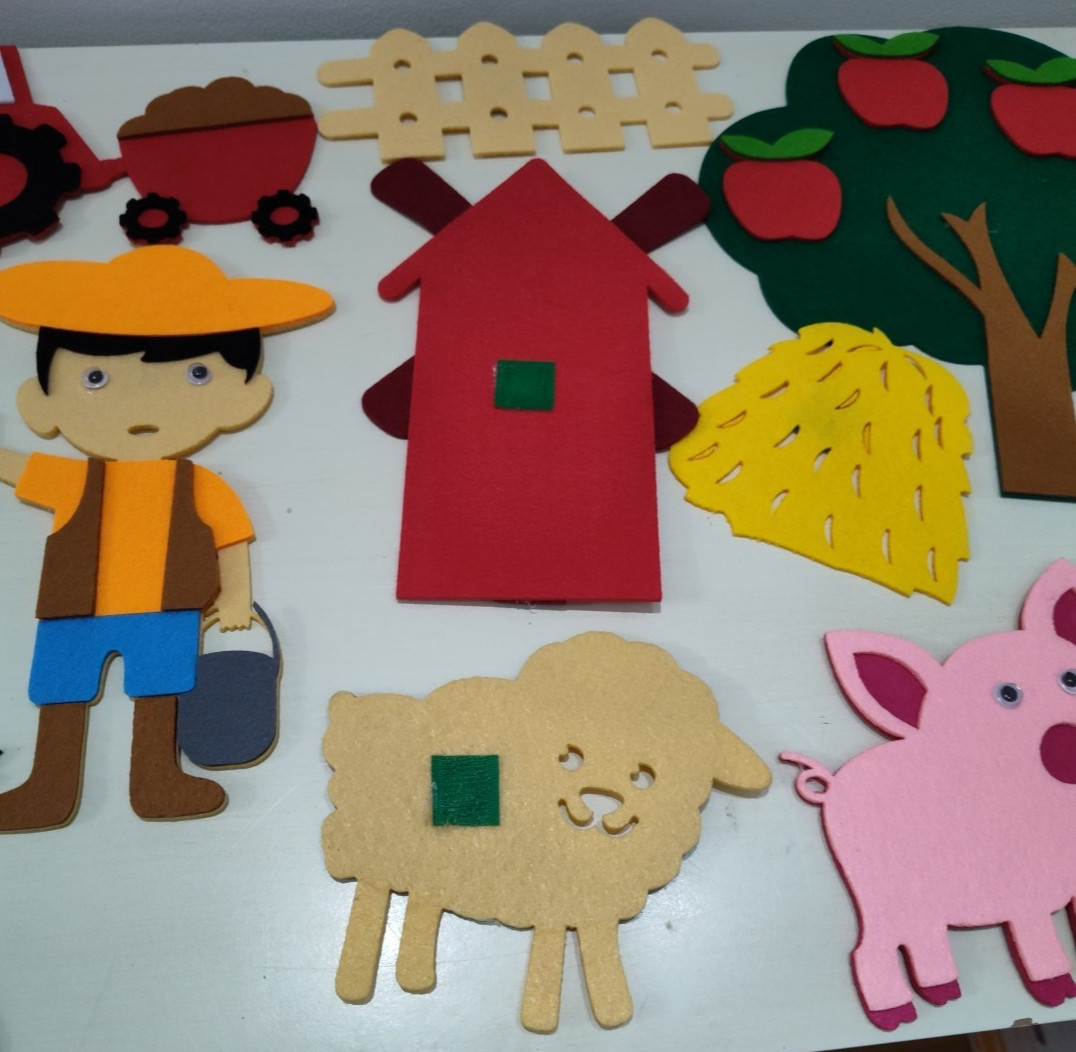 Farm Animal Felt Story Pieces Hook‑&‑Loop Backing 10 Pieces Pre-School Daycare