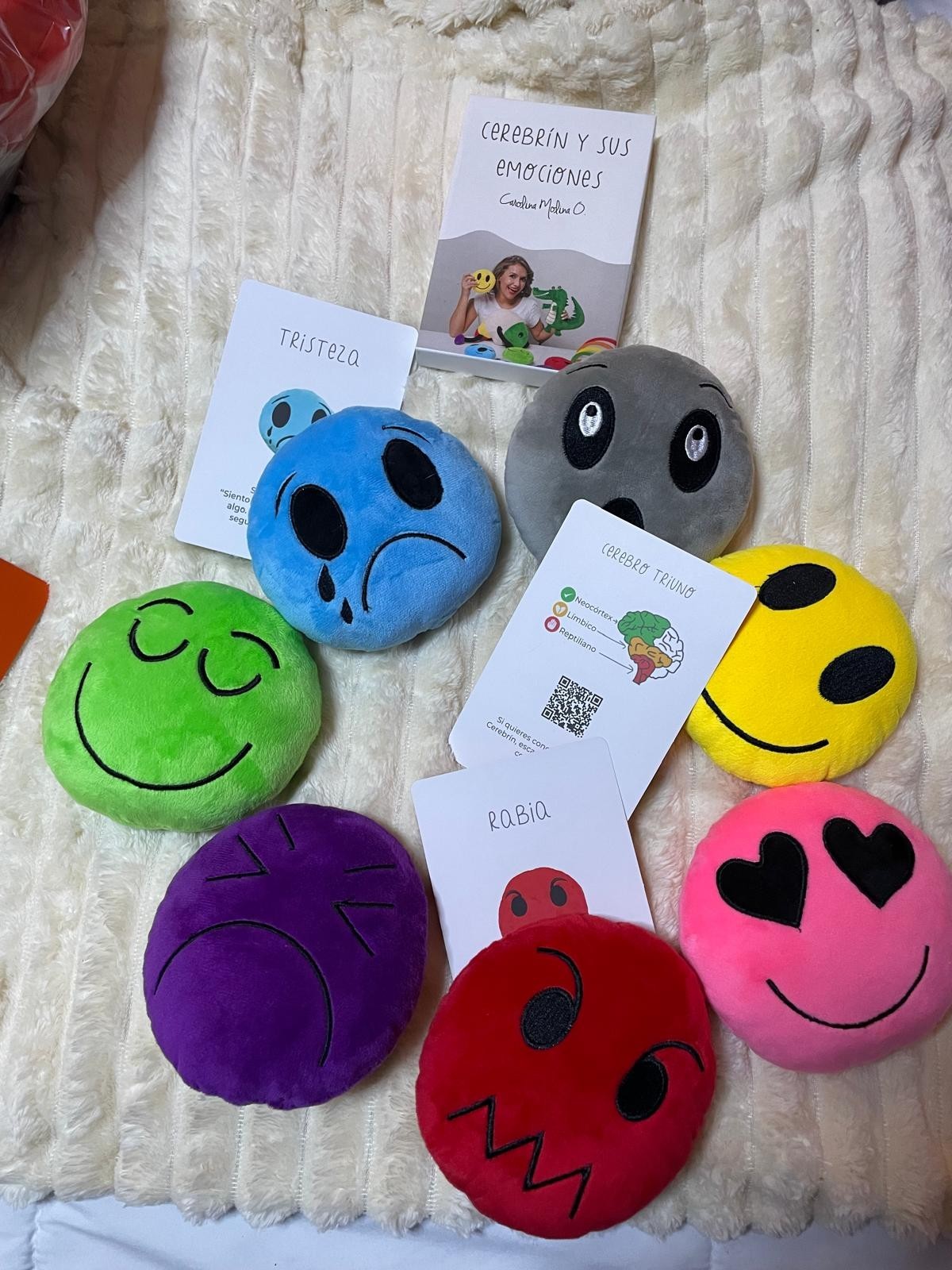 Carolina Molina Cocoguardian Plush Set + 7 Emotion Plush Faces + 20 Spanish Emot