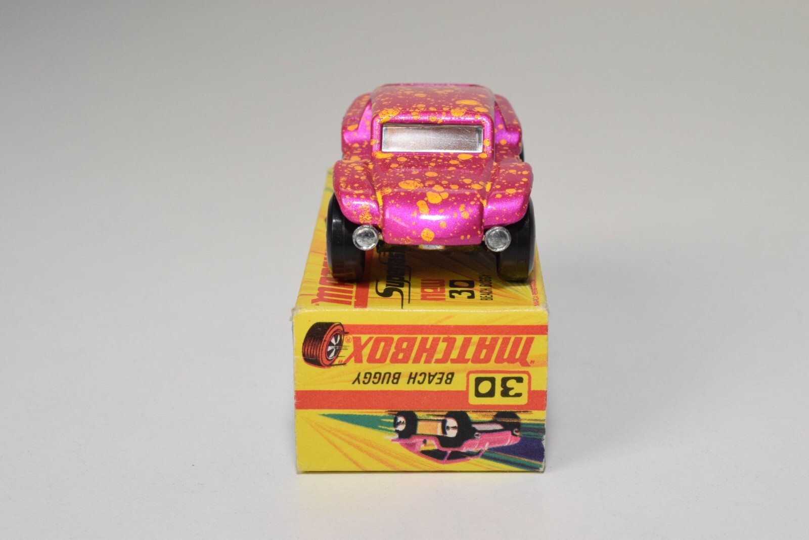 A94 1:64 3 INCH MATCHBOX SUPERFAST 30 BEACH BUGGY METALLIC PINK WITH MUD MIB