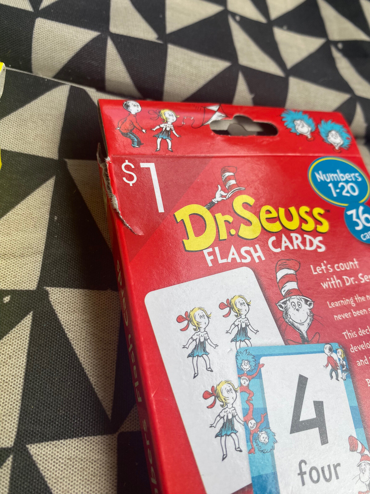 Geddes Dr Seuss Flash Clards Colors and Shapes & Numbers – Lot Of 2
