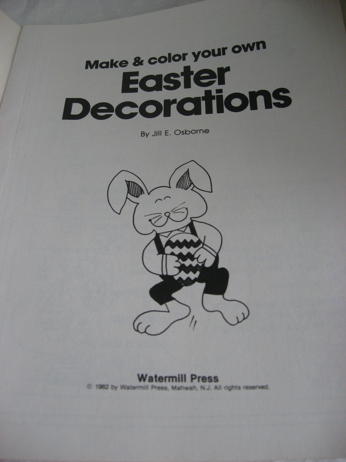 Fun Things To Do & Make 2 PAPERBACKS Easter Decorations & Easter Activity Book