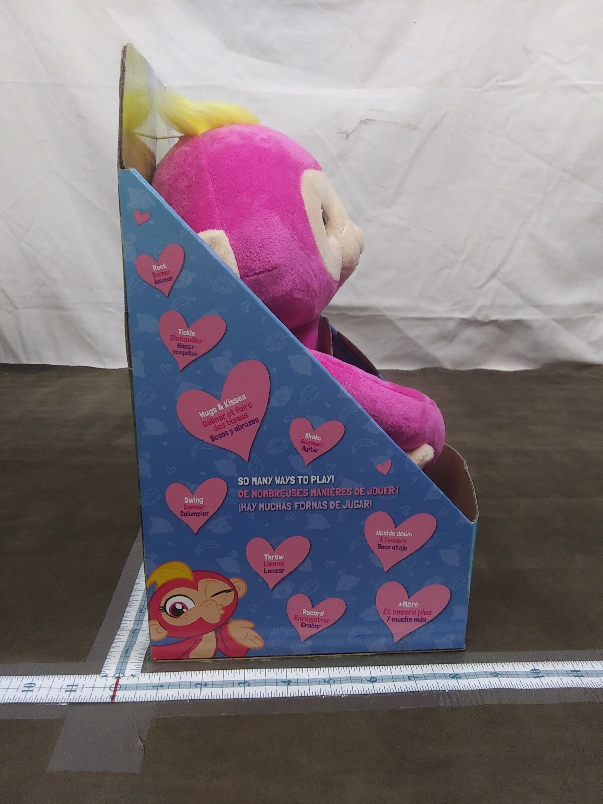 I love to hug monkey Fingerlings Hugs Bella interactive makes 40+ sounds