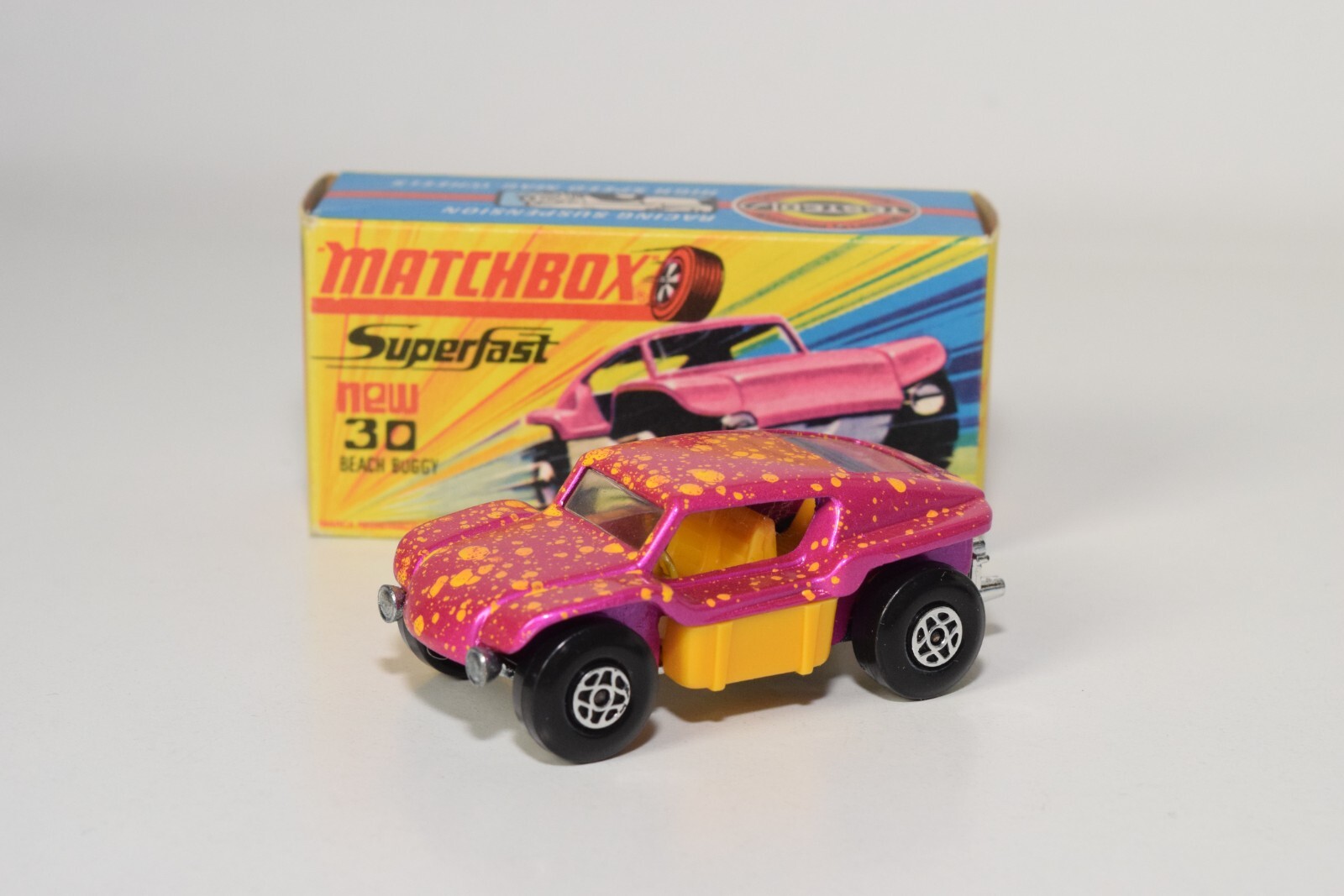A94 1:64 3 INCH MATCHBOX SUPERFAST 30 BEACH BUGGY METALLIC PINK WITH MUD MIB