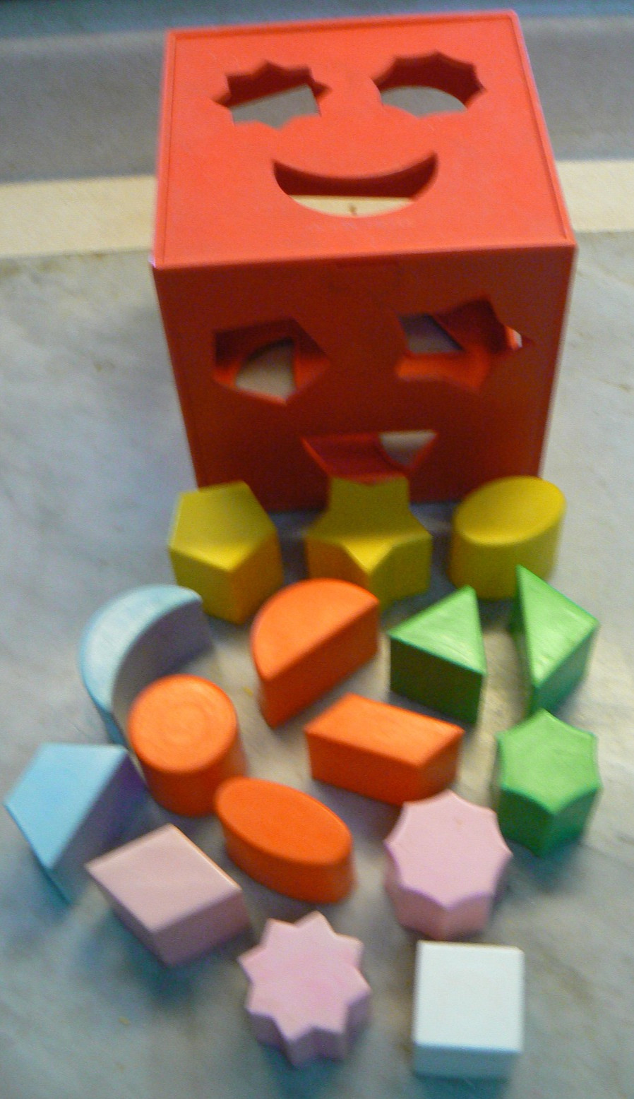 Activity Cube-Child Guidance – w/ 16 Different Shapes & 6 colors to Sort & match