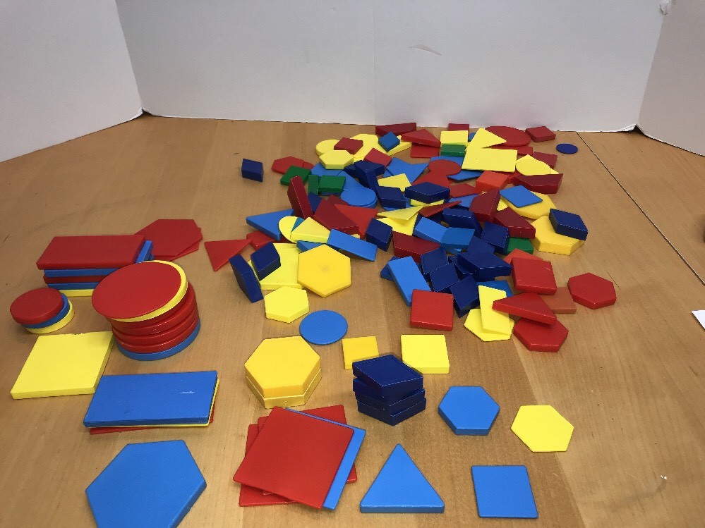2D SHAPE ACTIVITY – DESK SET – Circles, Triangles, Squares, Rectangles, Hexagons