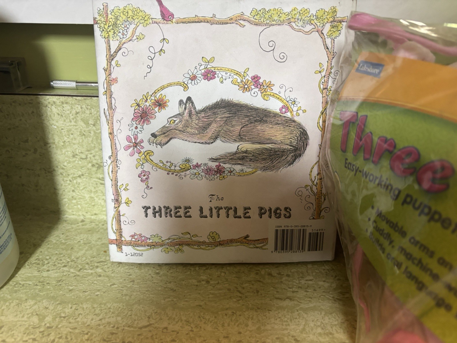 Lakeshore STEM Fairy Tales The Three Little Pigs Problem Solving Kit NEW