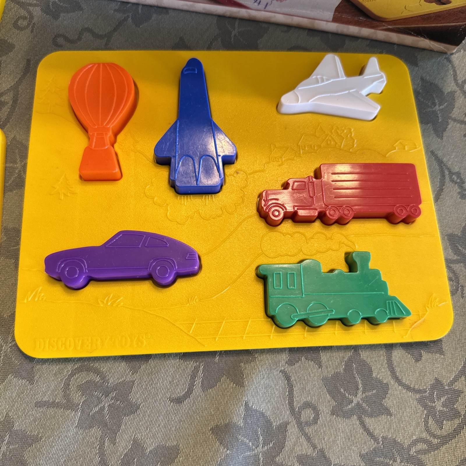 VGT Discovery Toys Place Trace Puzzle USA 18mo+ Animals Vehicle Playdough Cutter