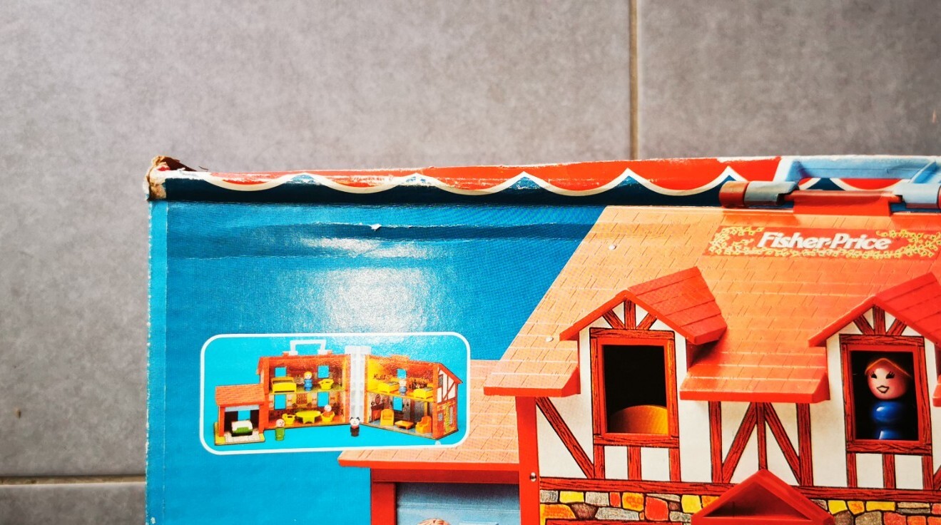 PLAY FAMILY HOUSE – LA MAISON FISHER-PRICE TOYS 1981 – NEW IN BOX