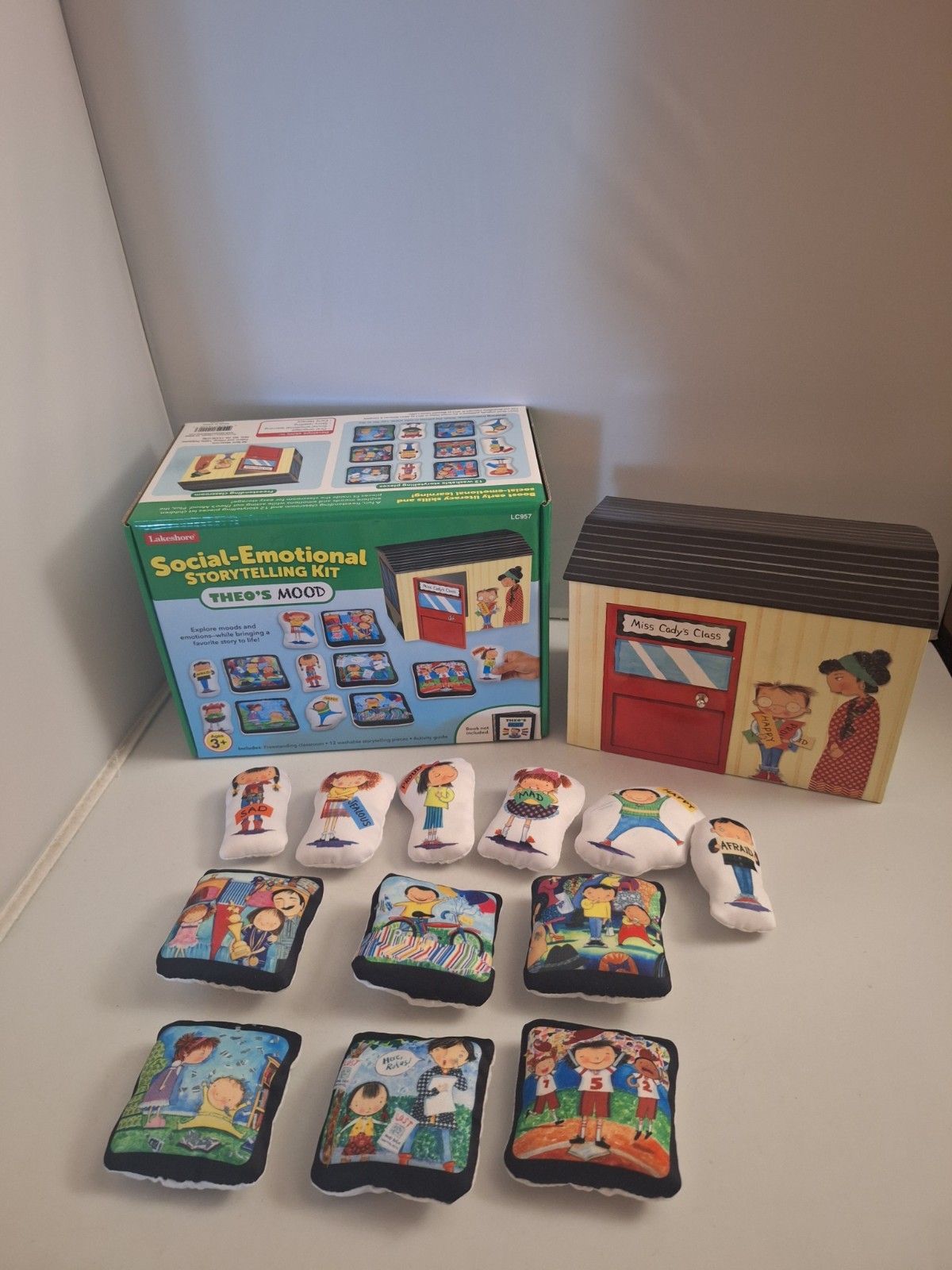 Lakeshore Social Emotional Story Telling Kit Theo’s Mood COMPLETE