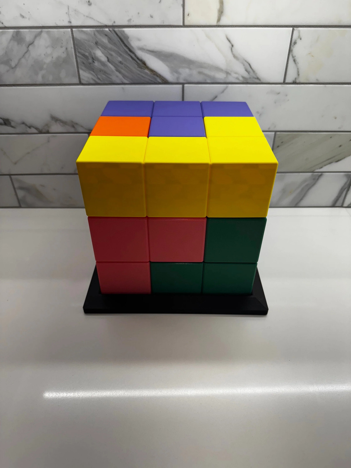 Soma Cube Puzzle – 7 Piece 3D Printed Brain Teaser with Display Base – Retro