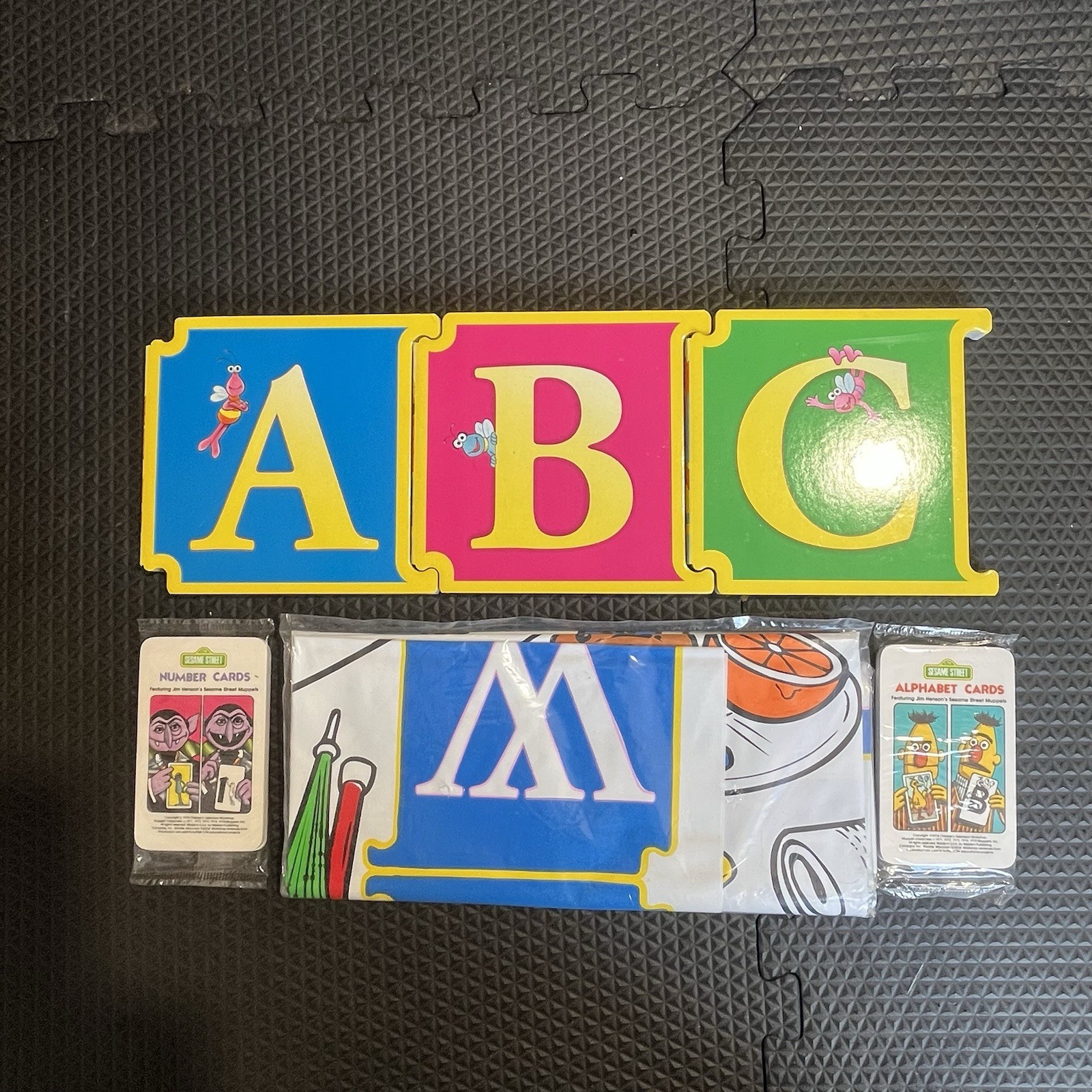 2002 Sesame Street Workshop Readers Digest ABC Alphabet Numbers Cards Puzzle Mat