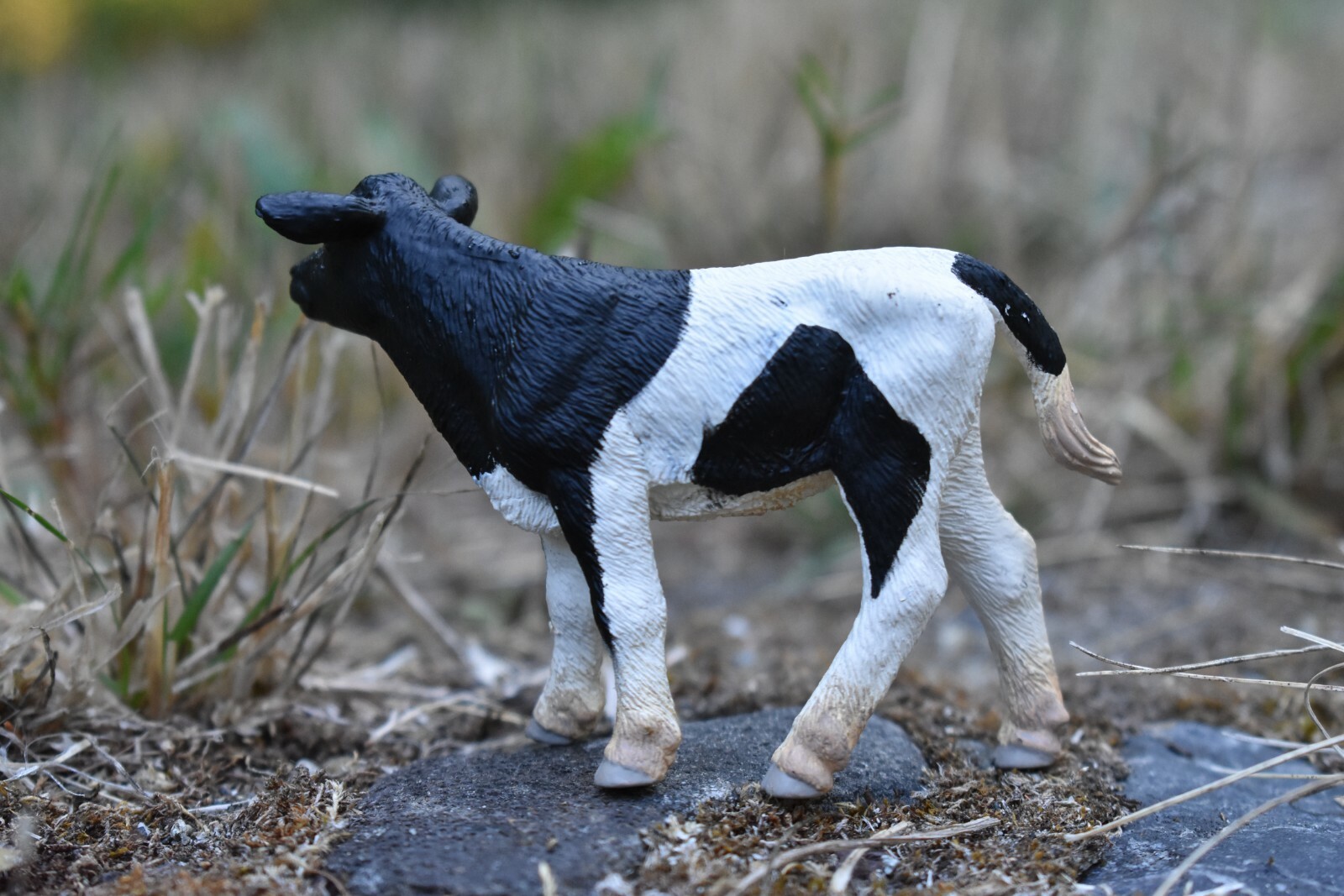 Cow Calf / Holstein Plastic Replica 3 1/2-inch – F1320 B56