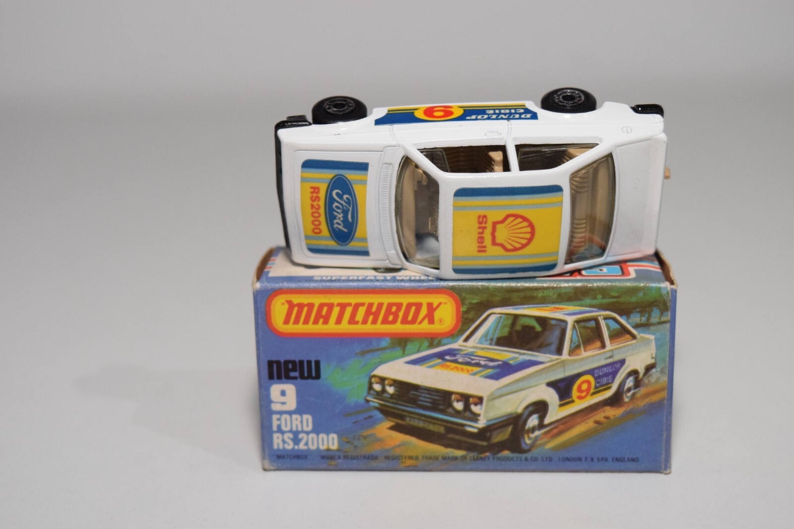 A94 1:64 3 INCH MATCHBOX SUPERFAST 9 FORD RS.2000 RS2000 RALLY WHITE MIB