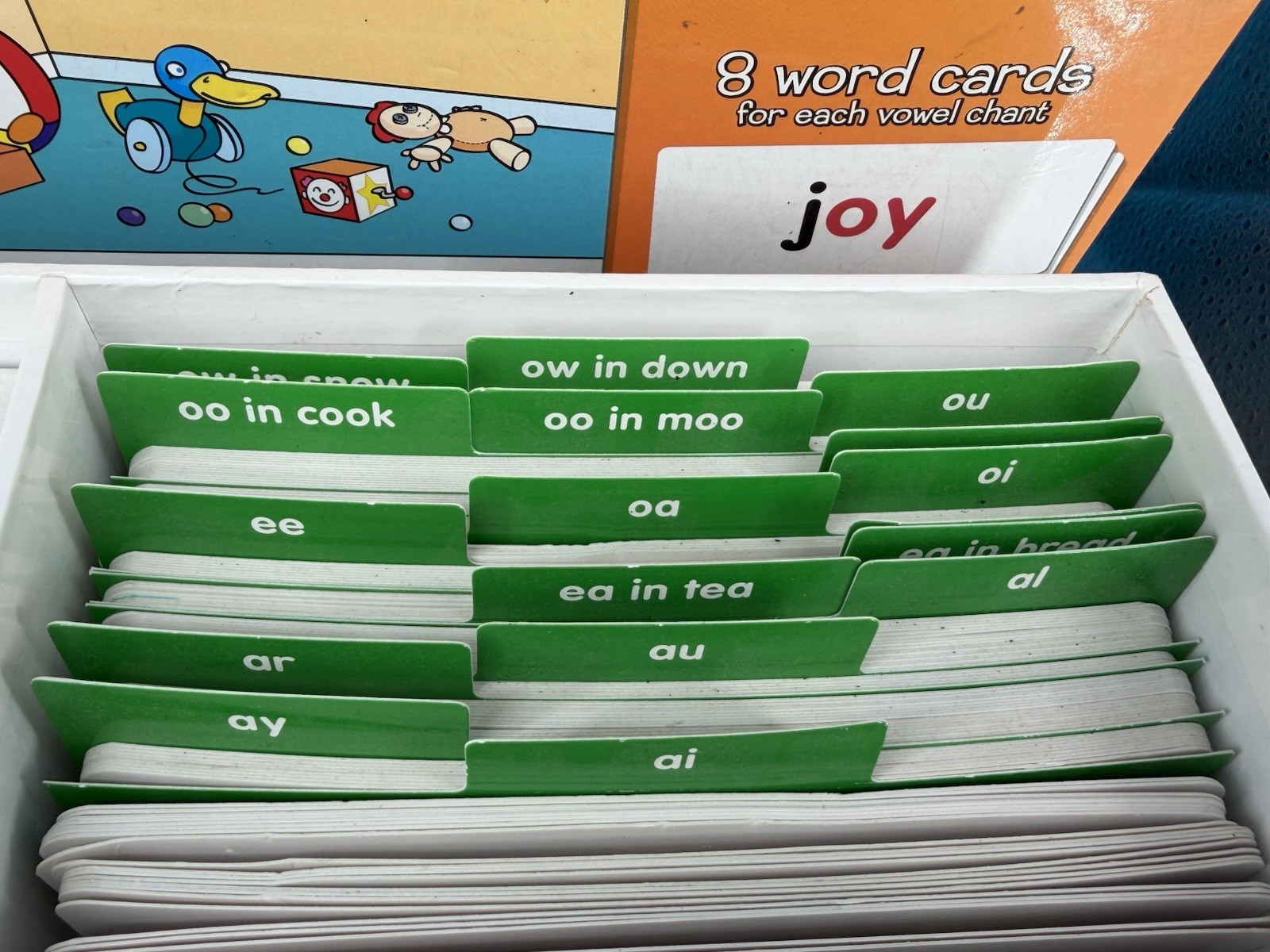 Lakeshore Chant & Sort Vowel Sounds Activity Cards TT317 Complete Teacher Set