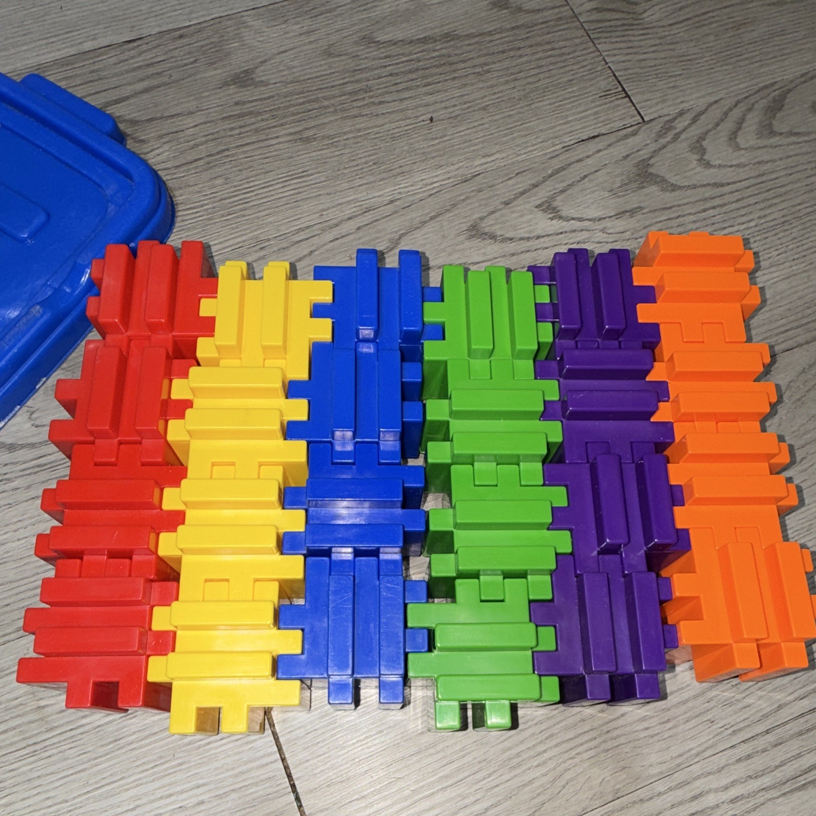 Environments Jumbo Linking Cubes Set 24-Piece Multicolor w/ Storage Tub