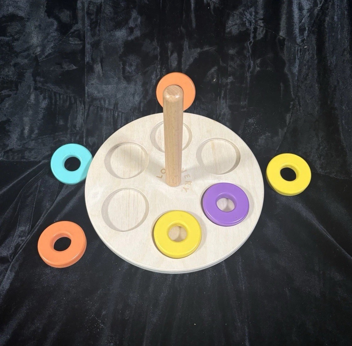 Lovevery Toy Wooden Flexible stacker multicolor 6 rings 1yr. + Montessori PLAY