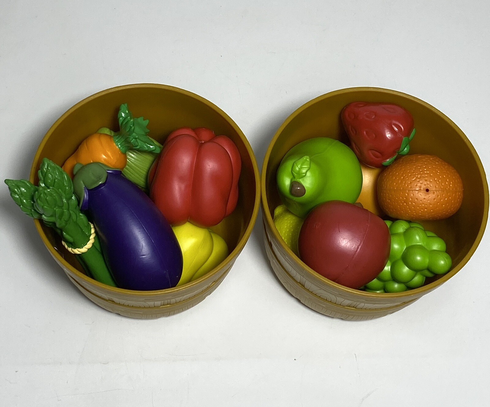Learning Resources Kitchen Food Farmers Market Sorting Fruit & Vegetable Bushels