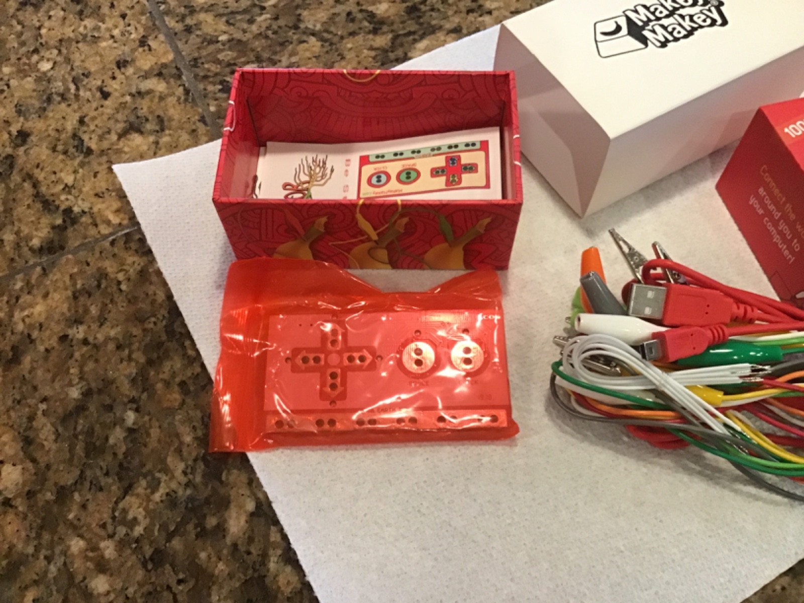 Makey Makey an Invention Kids Science Inventing Kit for Everyone NEW