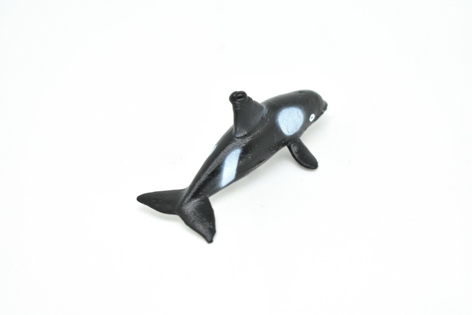 Orca, Killer Whale, Very Nice Plastic Replica 2 3/4″ – F601 B35