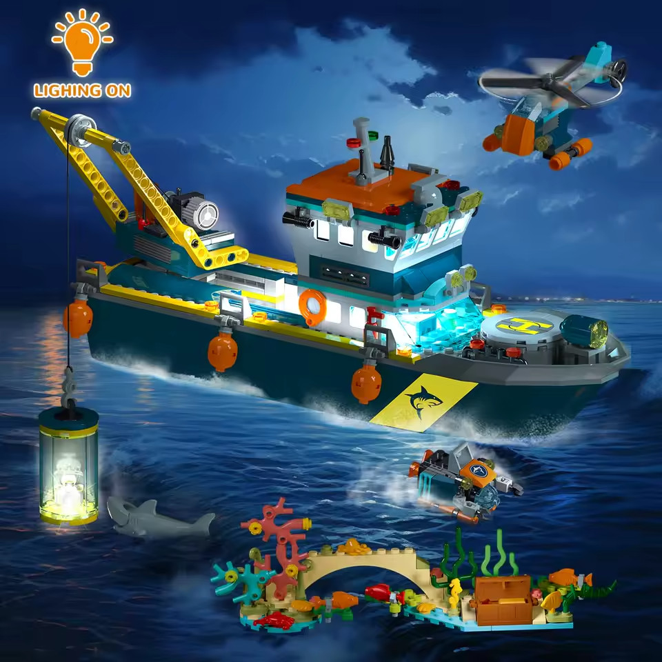 Floatable Boat Building Set with LED-Fun Arctic Explorer Ship with Helicopter