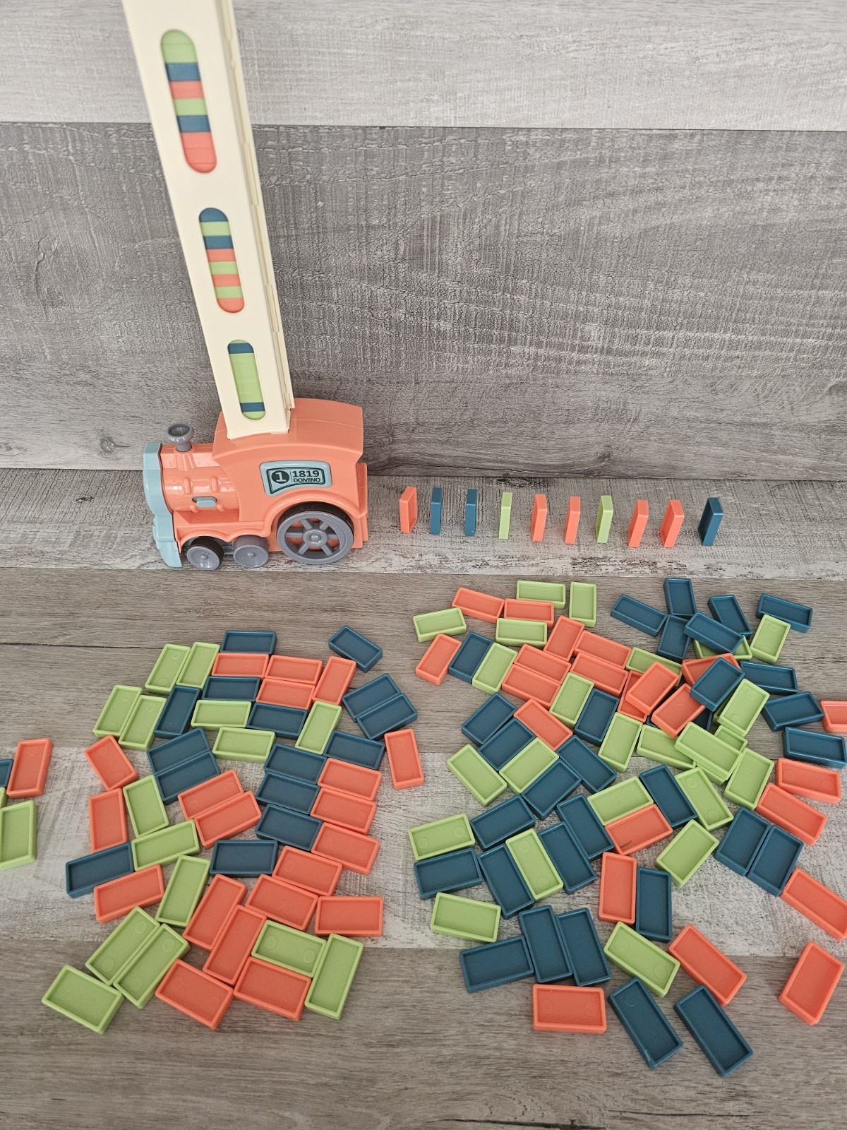 Electric Domino Train Laying Dominoes Brick Blocks Toy 180 Pieces WORKS