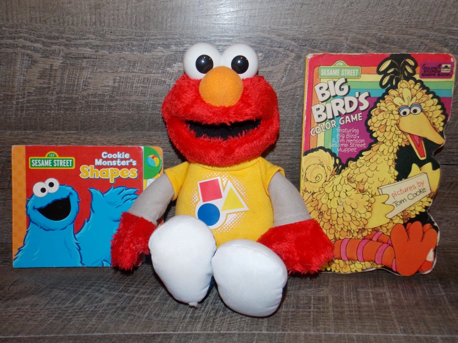 Sesame Street Colors & Shapes Bundle – ELMO Doll Talks Sings + 2 Board Books