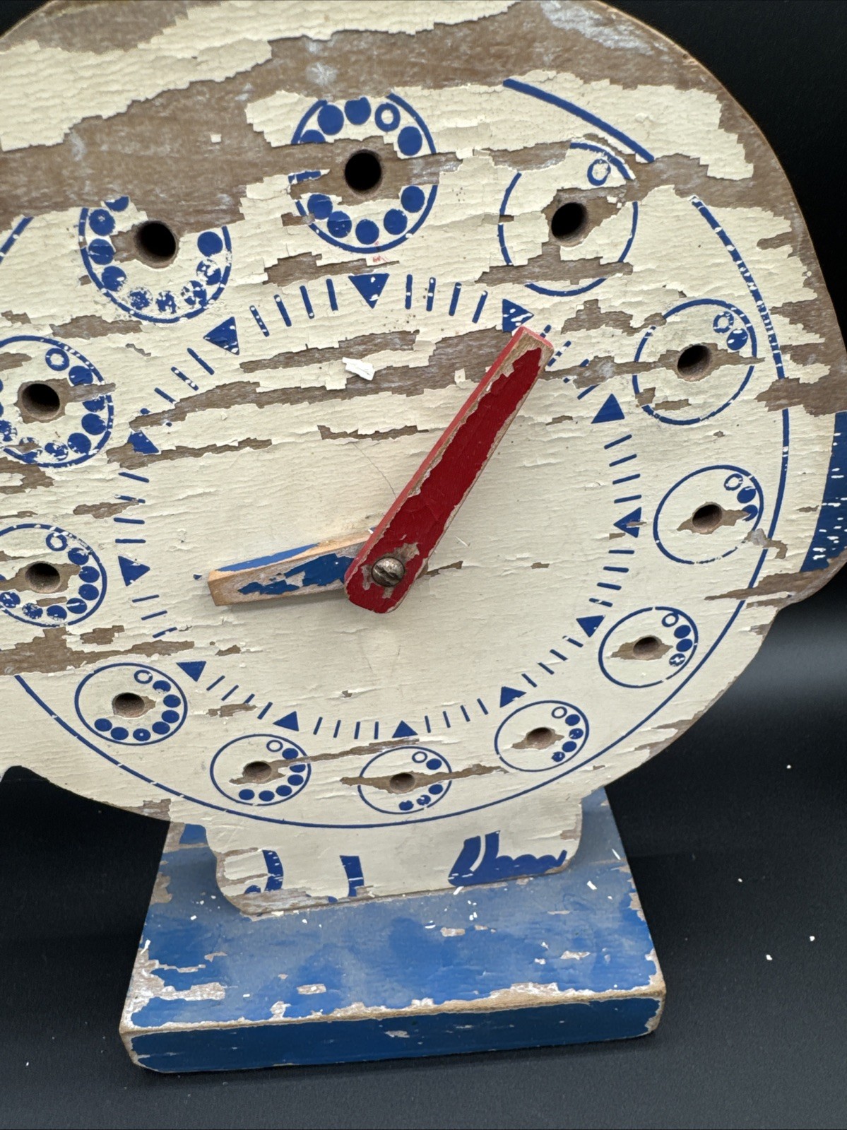 Vintage 1930/40’s Analog Teaching Wooden Clock Removable Pegs. Folk Art. (T13)