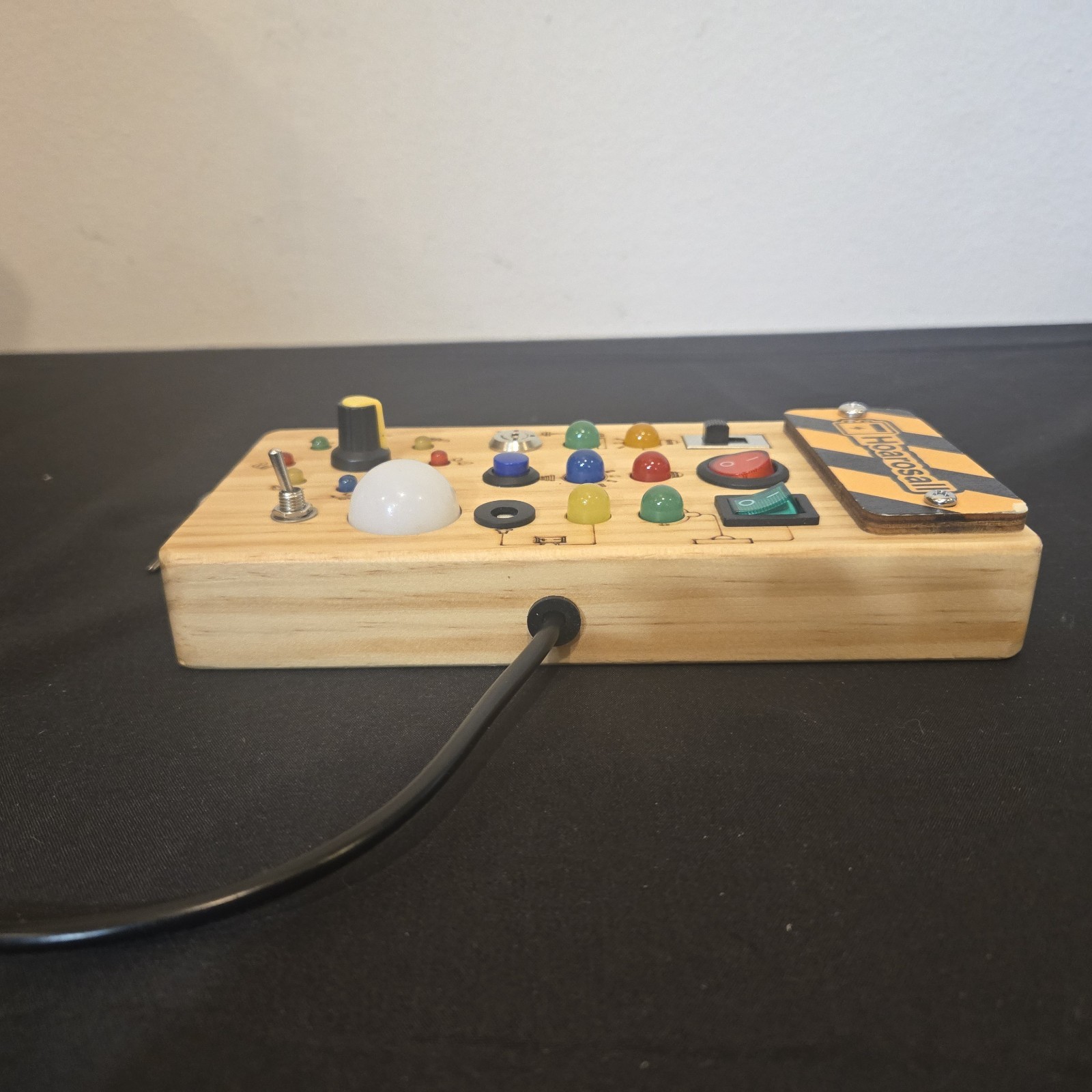 Hoarosall Montessori Busy Board 8 LED Lights for Sensory Learning