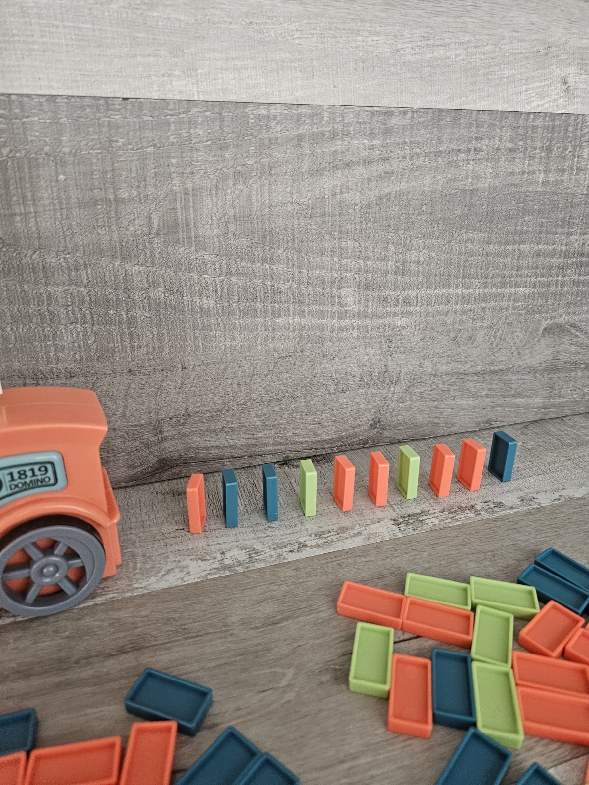 Electric Domino Train Laying Dominoes Brick Blocks Toy 180 Pieces WORKS
