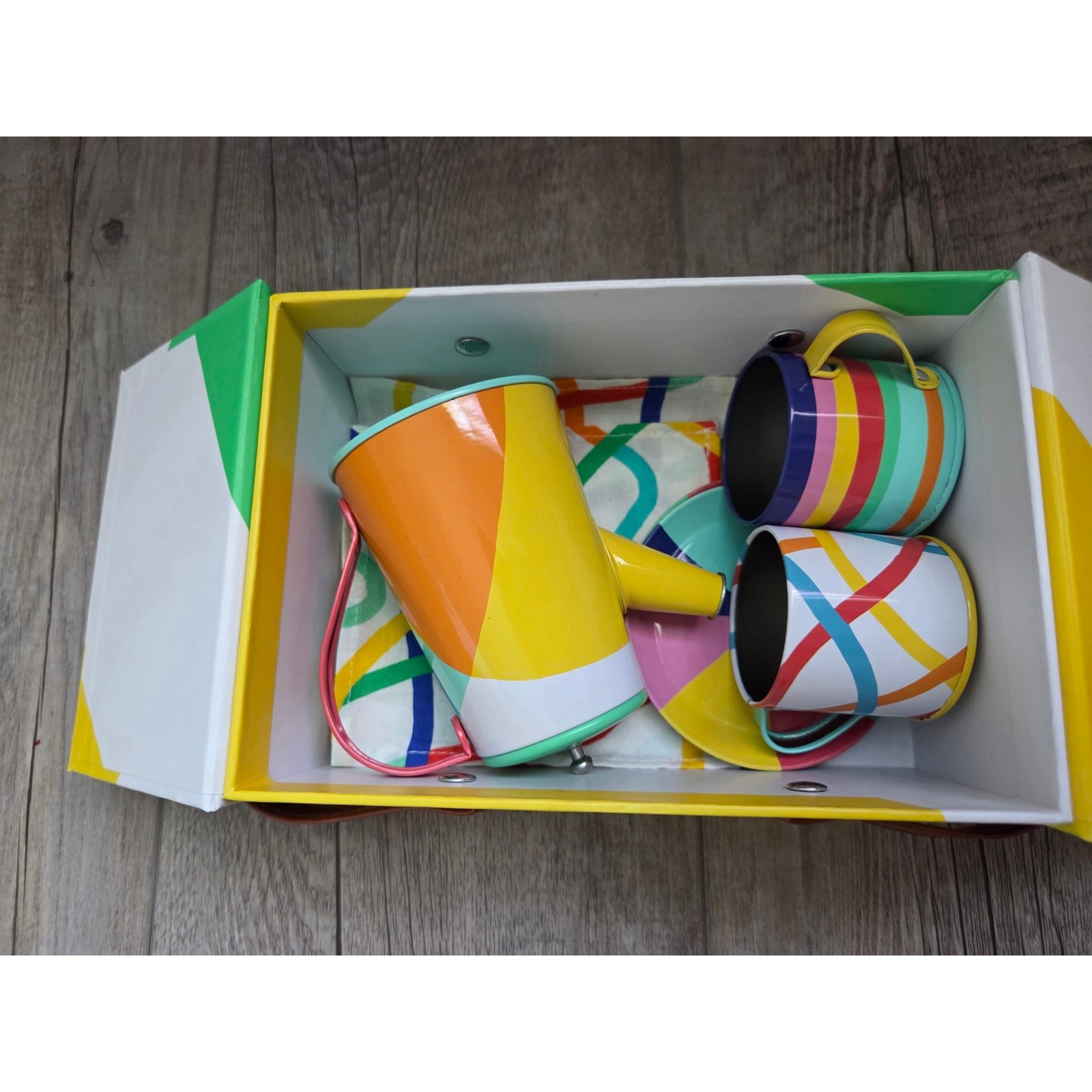 Lovevery Pinkies Up Picnic Set Tea Set