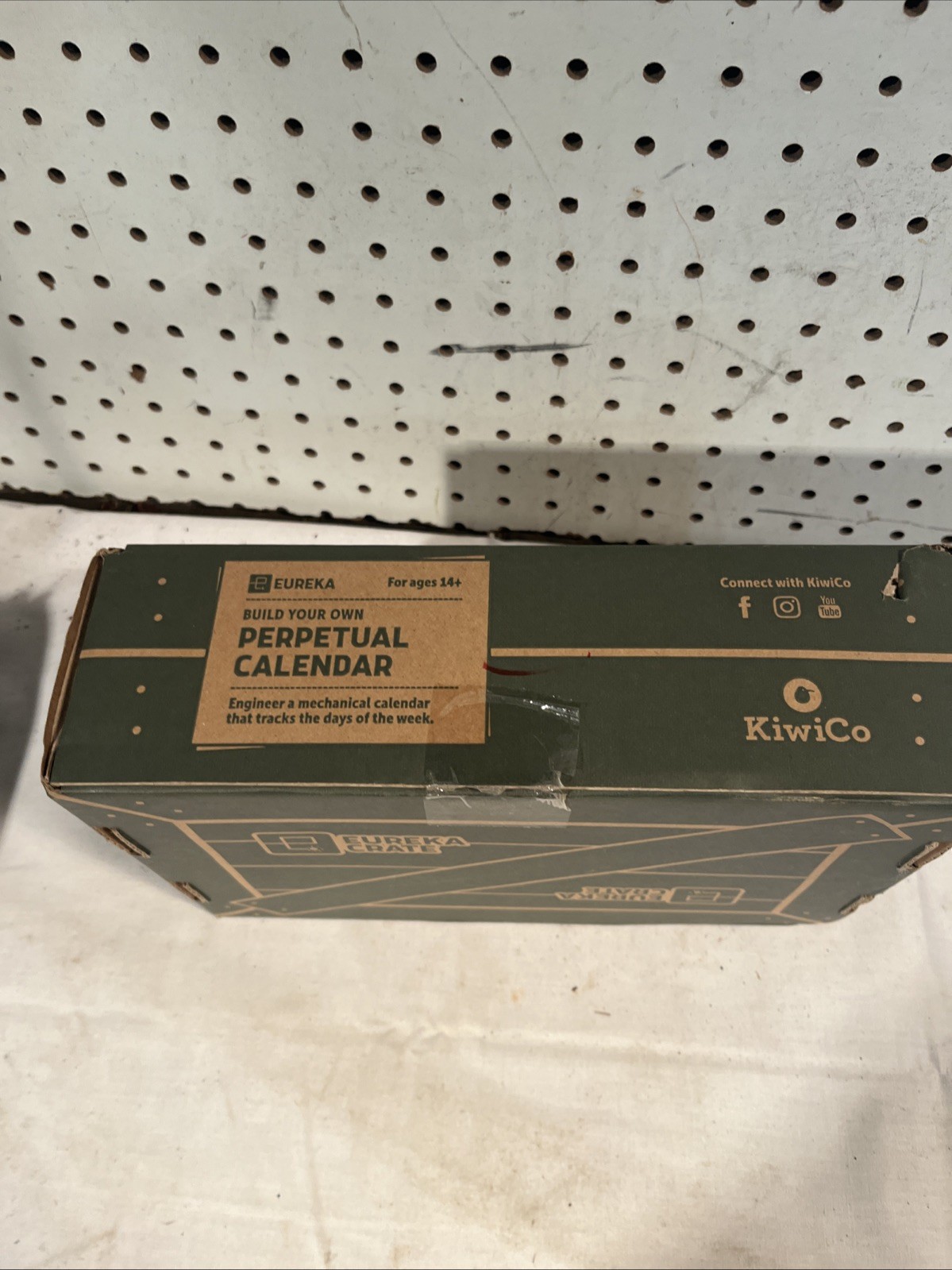 Kiwi Co Eureka Crate Build Your Own Perpetual Calendar STEM Age 12+ Wood Model
