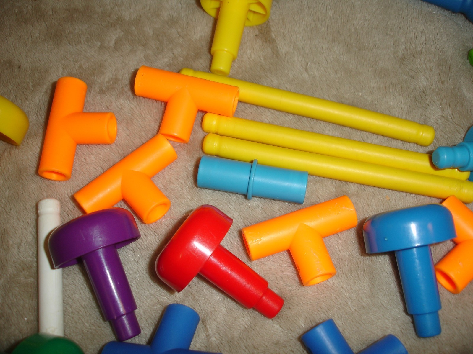 Lot of (230) Playmonster Replacement Pegs Plus (33) Other Shapes/Brands