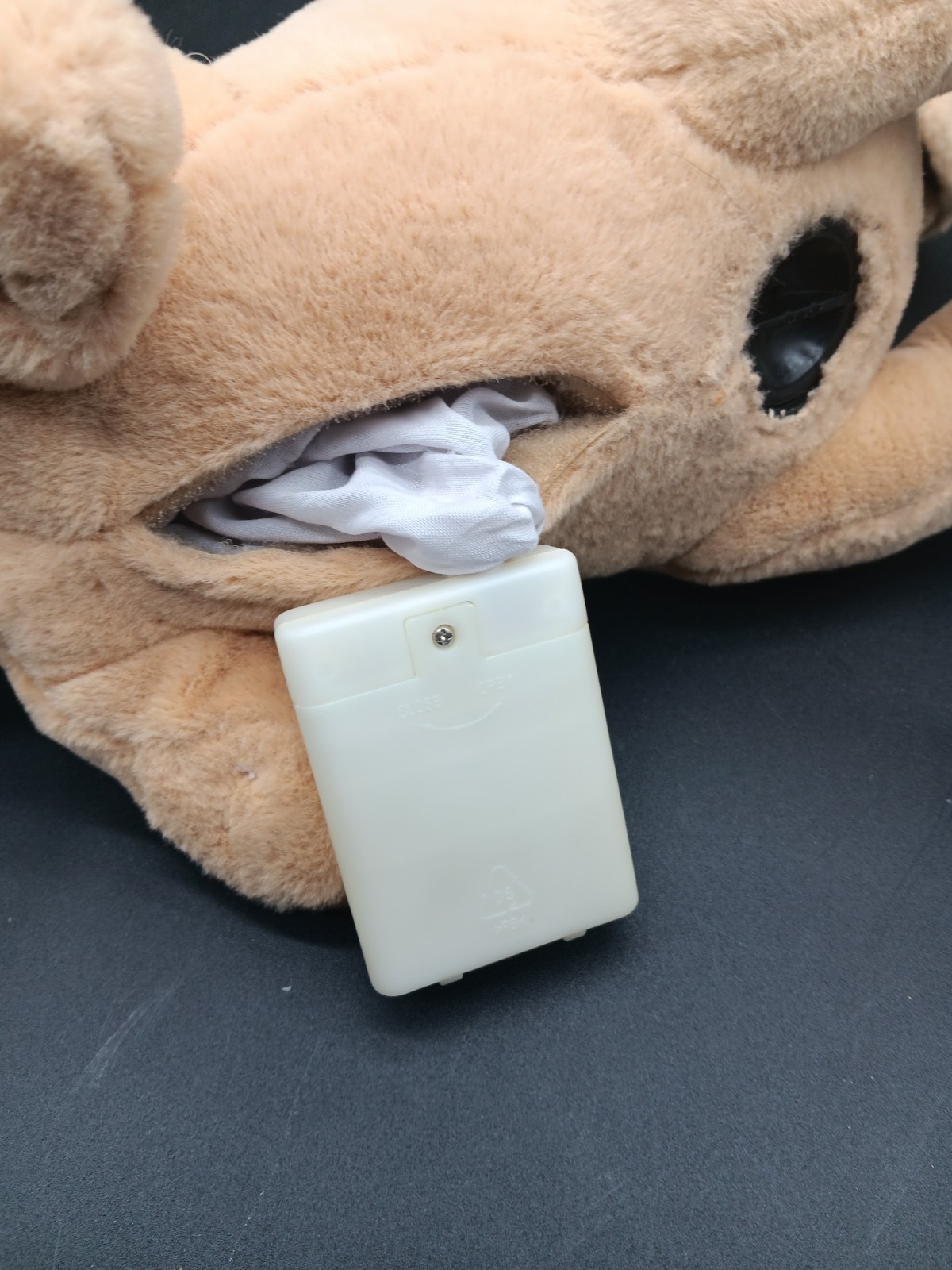 Mark Feldstein & Associates Battery Operated Powered Barking Doggy Bank