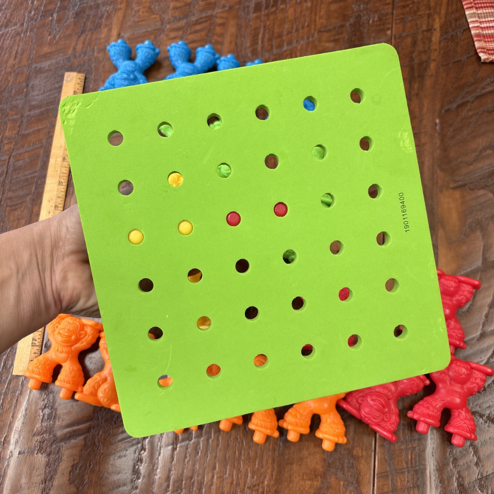 Lauri Tall-Stackers Mighty Monkey 25 Pegs & Green Pegboard Set, complete gorilla
