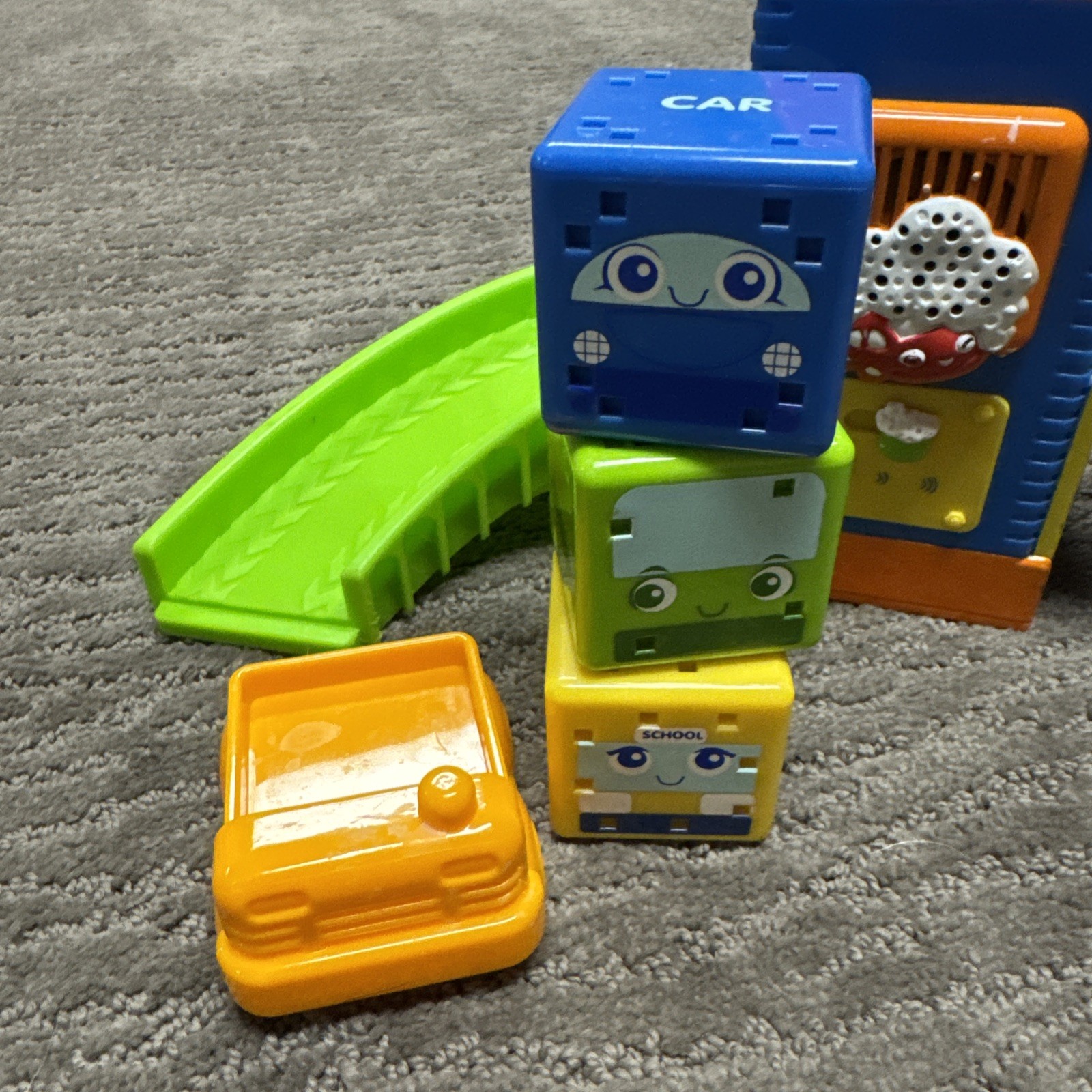 Leap Frog Learning Town Barn Buddies Car Wash Cars Toy Animal Word Color Blocks