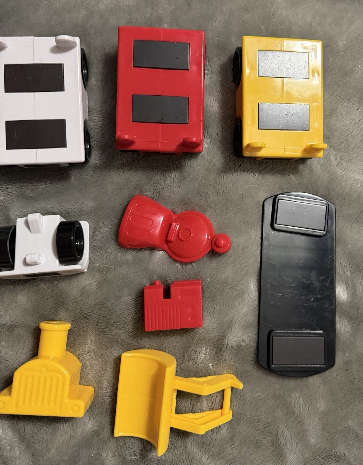 Lakeshore Educational Build & Play Magnetic Vehicles 20 pc set