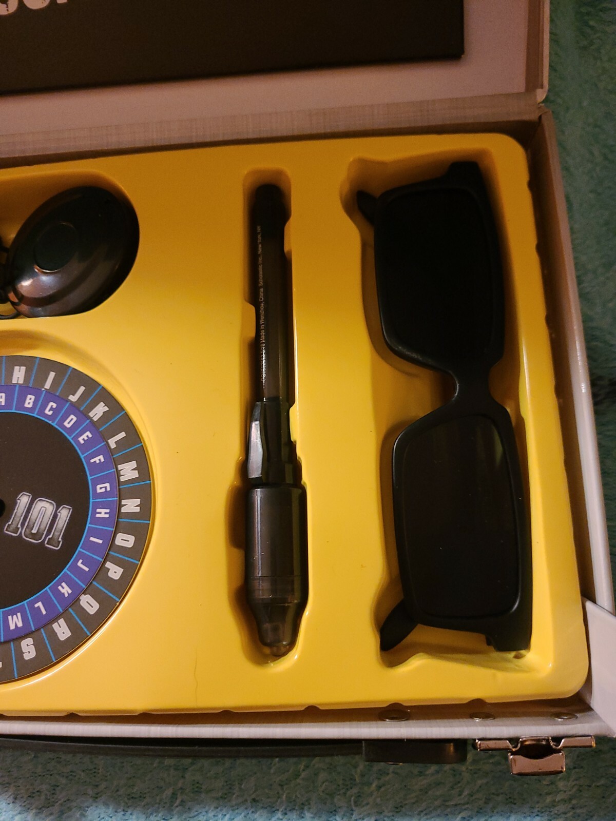 Top Secret I Spy Detective Suitcase and Book Brand New