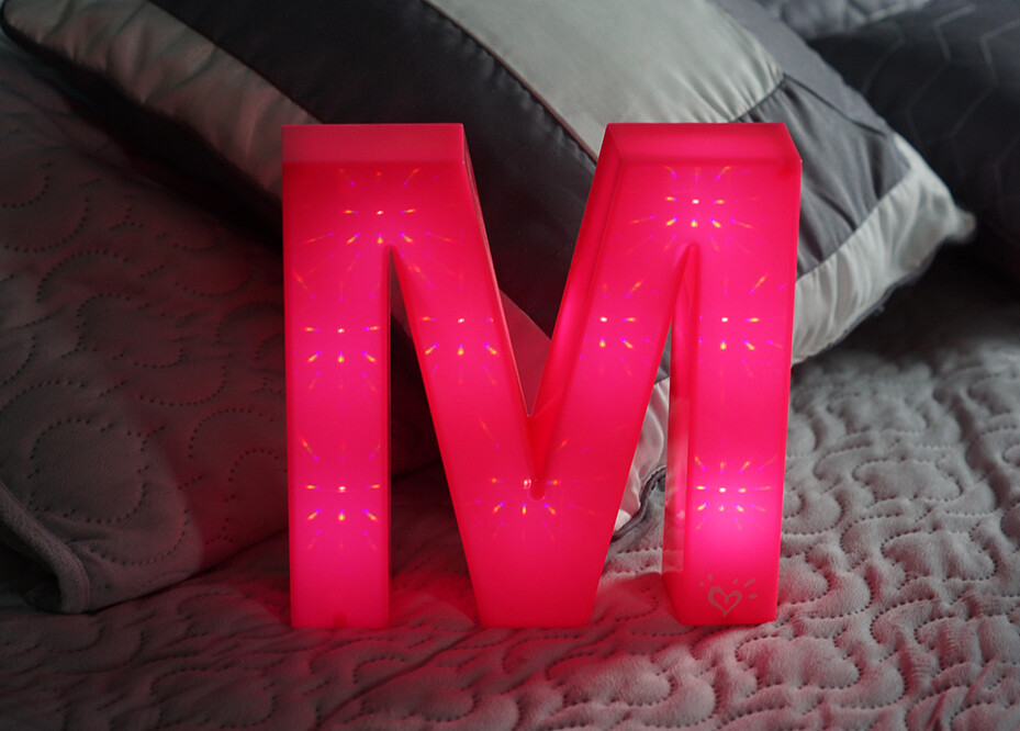 Justice Girls Room Decor Light Up Letter “M” Hot Pink Battery Operated 8x8x2”